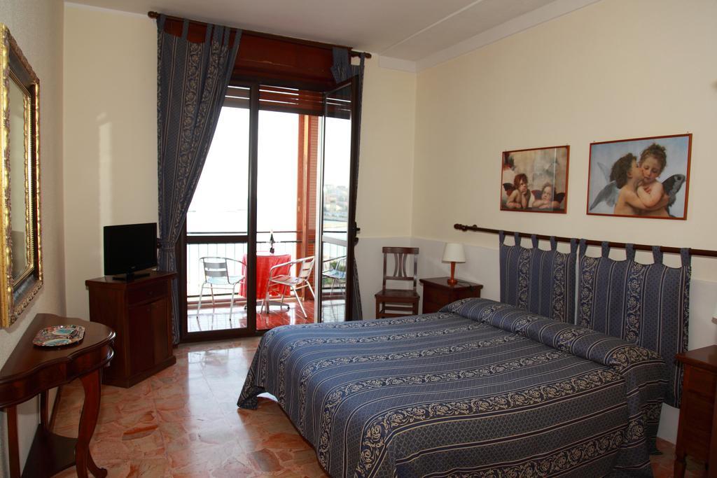 B&B Ortigia Sea View Syracuse ห้อง รูปภาพ