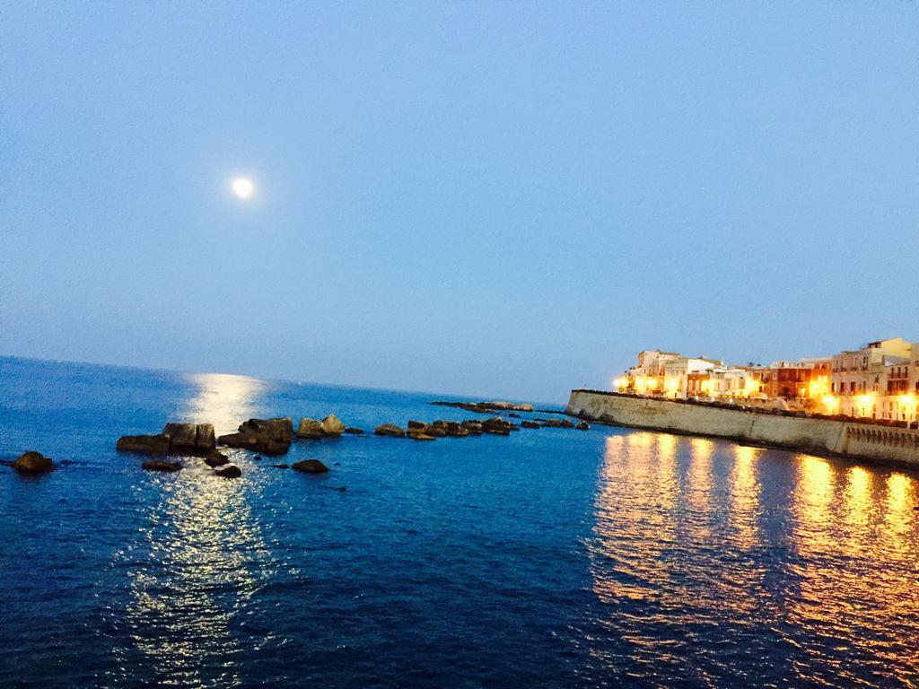 B&B Ortigia Sea View Syracuse ภายนอก รูปภาพ